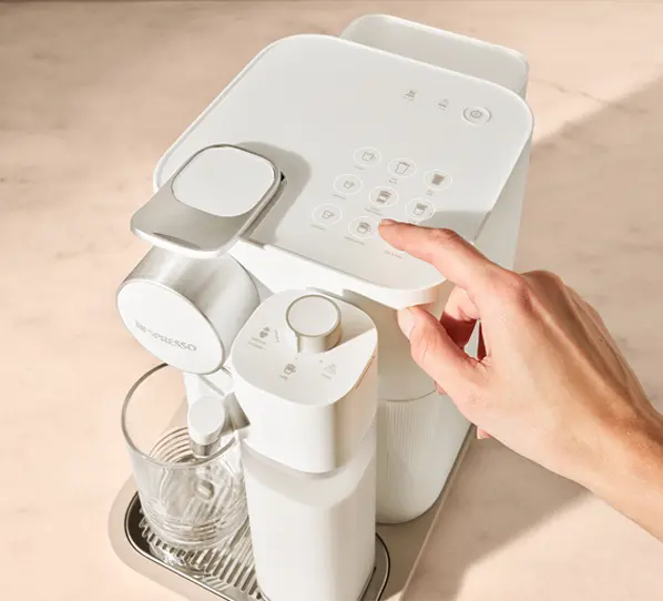 Nespresso Vertuo Next nab&iacute;z&iacute; v&iacute;ce než 30 k&aacute;vov&yacute;ch směs&iacute;